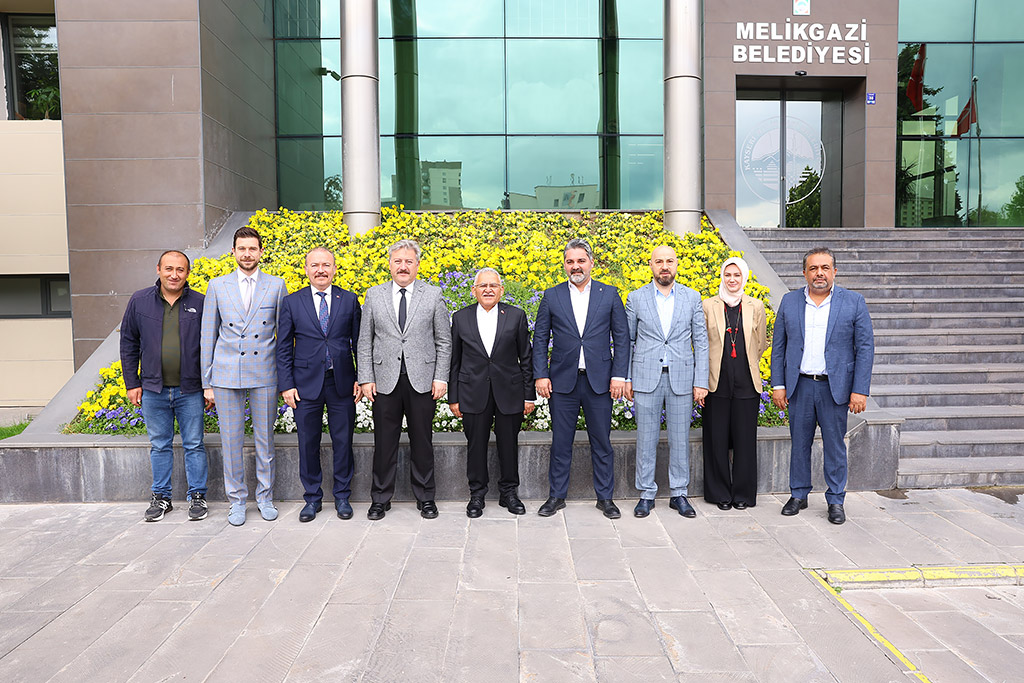 03.05.2024 - Başkan Memduh Büyükkılıç ve Ak Parti İl Başkanı Üzüm Melikgazi Belediye Başkanı Mustafa Palancıoğlu'nu Ziyaret Etti
