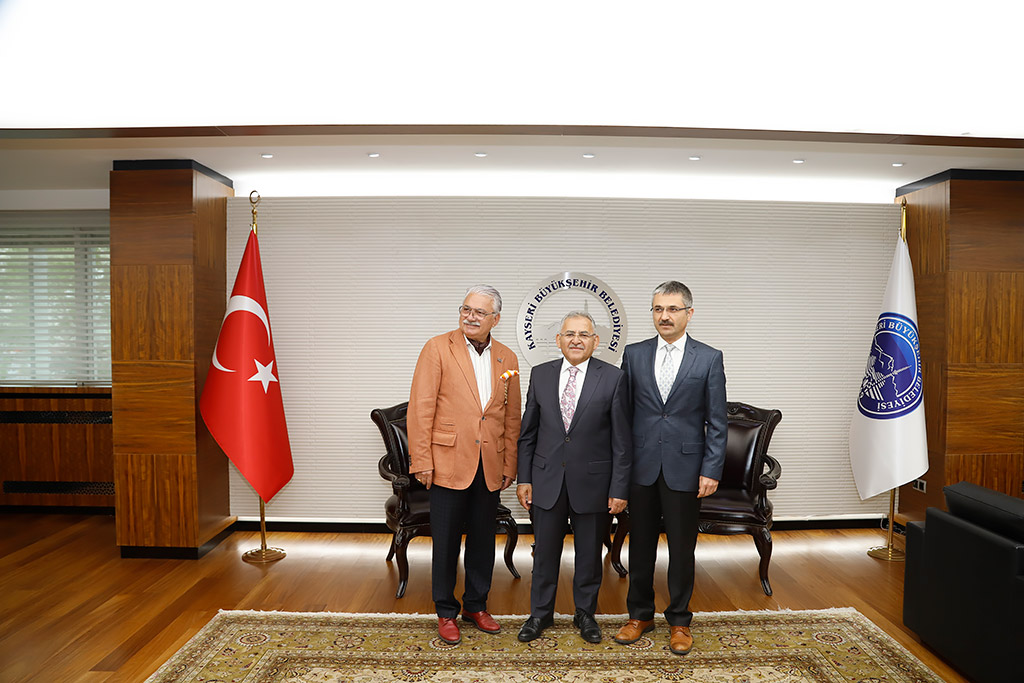 03.05.2019 - Başkan Büyükkılıç, Koleksiyoner Mehmet Akgül ile Protokol İmzaladı