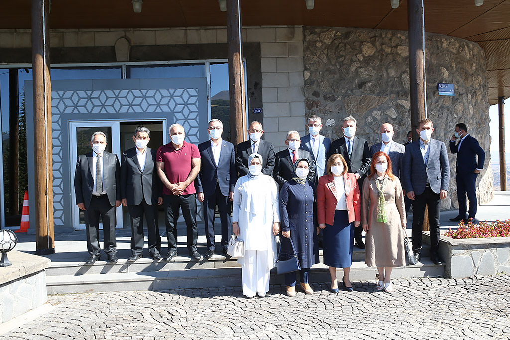 03.10.2020 - Gaziantep, Trabzon ve Maraş Büyükşehir Belediye Başkanları ile Kıranardında Kahvaltı