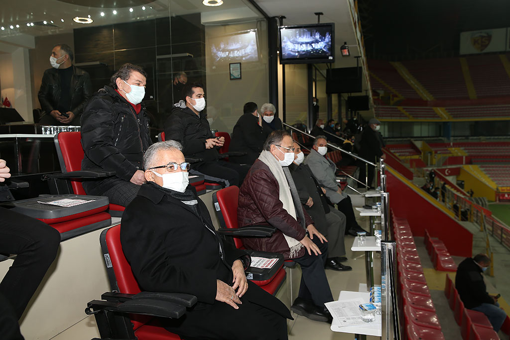 04.01.2021 - Başkan Memduh Büyükkılıç Kayserispor 0 - Beşiktaş 2 Maçını İzledi