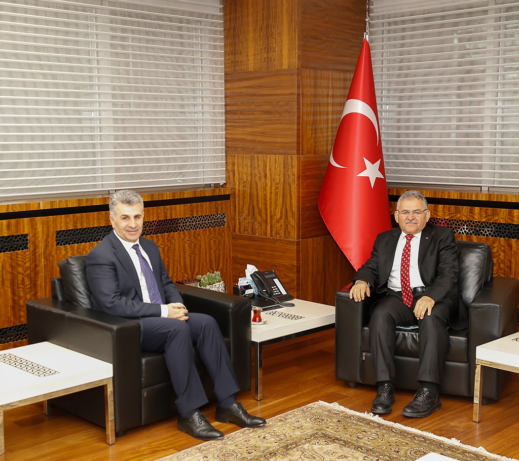 04.02.2020 - Vali Yardımcısı Mehmet Sadık Tunç Başkan Memduh Büyükkılıç'ı Ziyaret Etti
