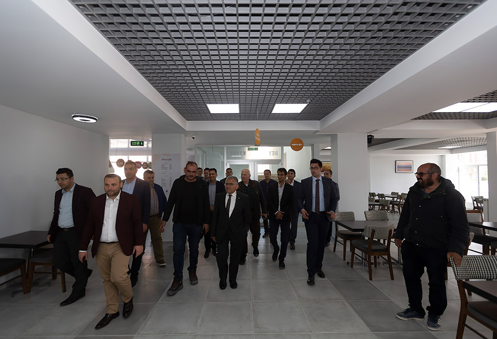06.04.2019 - Başkan Büyükkılıç Beyazşehir Sosyal Merkezini Ziyaret Etti