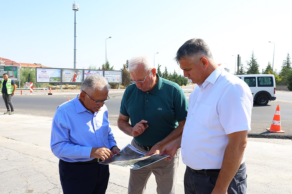 06.08.2024 - Başkan Memduh Büyükkılıç Aşık Veysel Bulvarı Erciyes Üniversitesi Kavşağı İnceleme