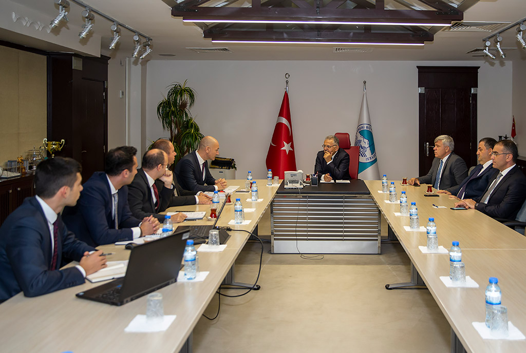 06.11.2019 - Türkiye Sınai Kalkınma Bankası A.ş - Direktör Melih Yalçın Tarafından Başkan Memduh Büyükkılıç'a Sunum