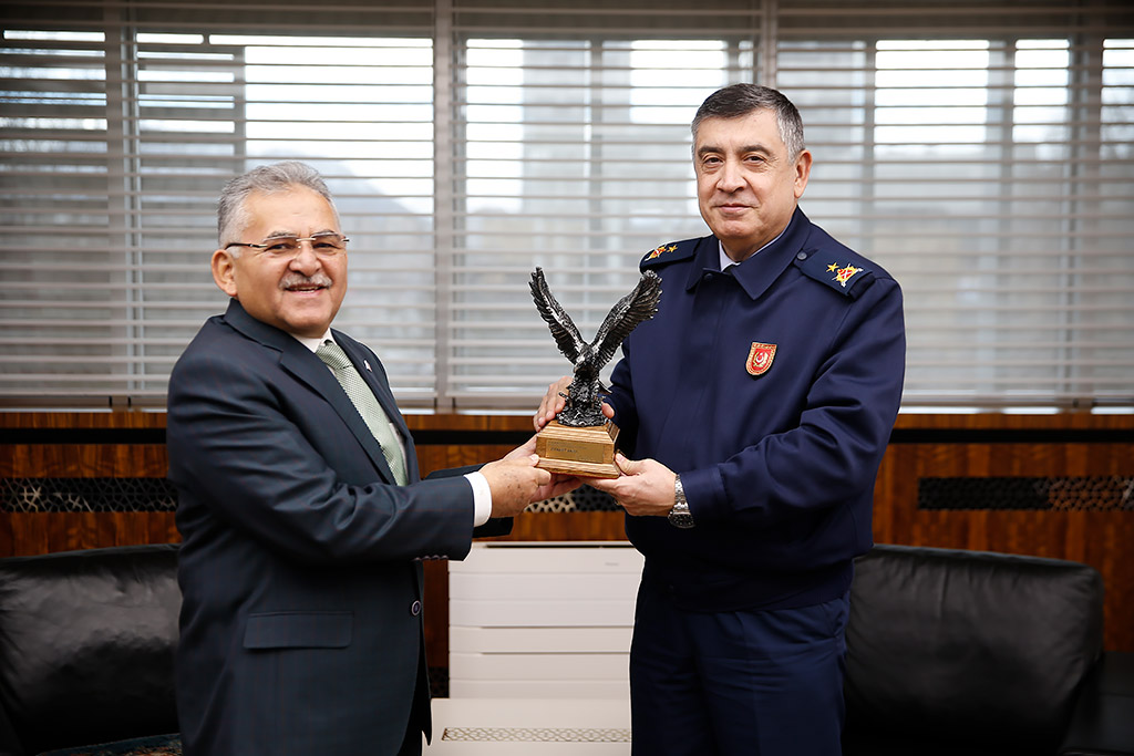07.01.2020 - Garnizon Komutanı Ercan Teke Başkan Memduh Büyükkılıç'ı Ziyaret Etti