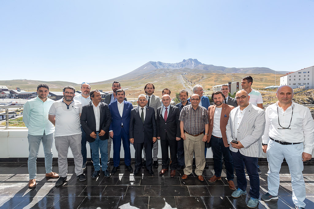 07.08.2019 - Başkan Memduh Büyükkılıç, Erciyes'te Otel Yatırımcıları İle Biraraya Geldi