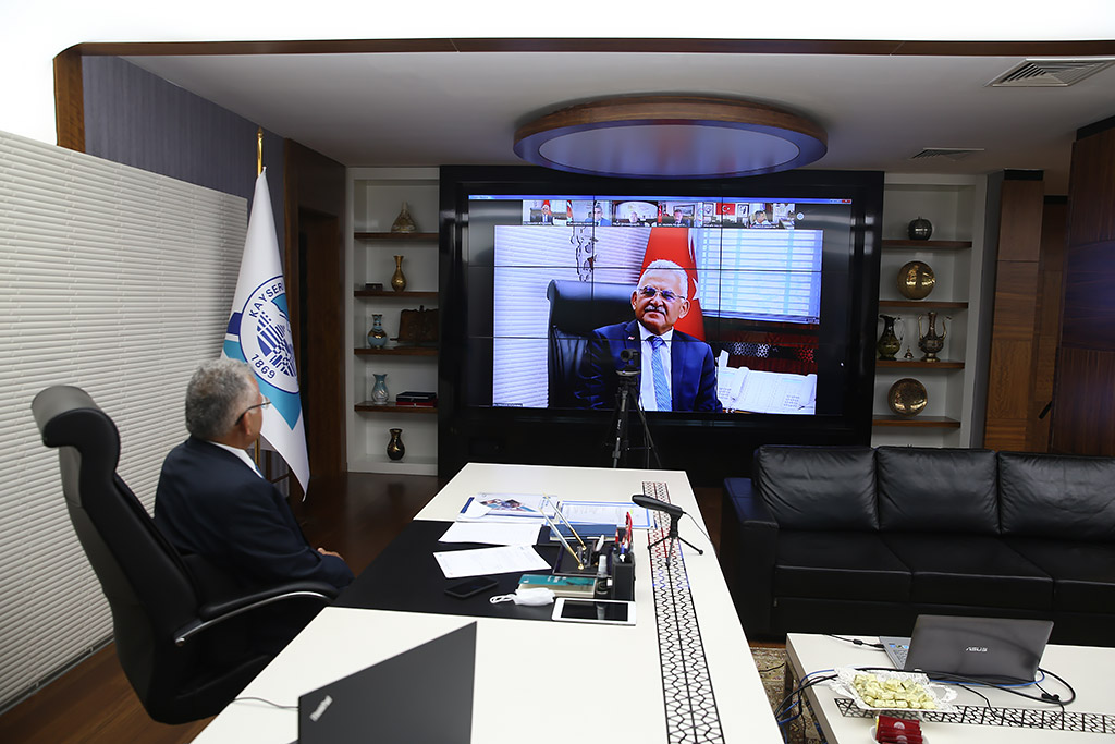 07.09.2020 - İl Pandemi Kurulu Toplantıs ve Tv Kayseri'ye Telefon Bağlantısı