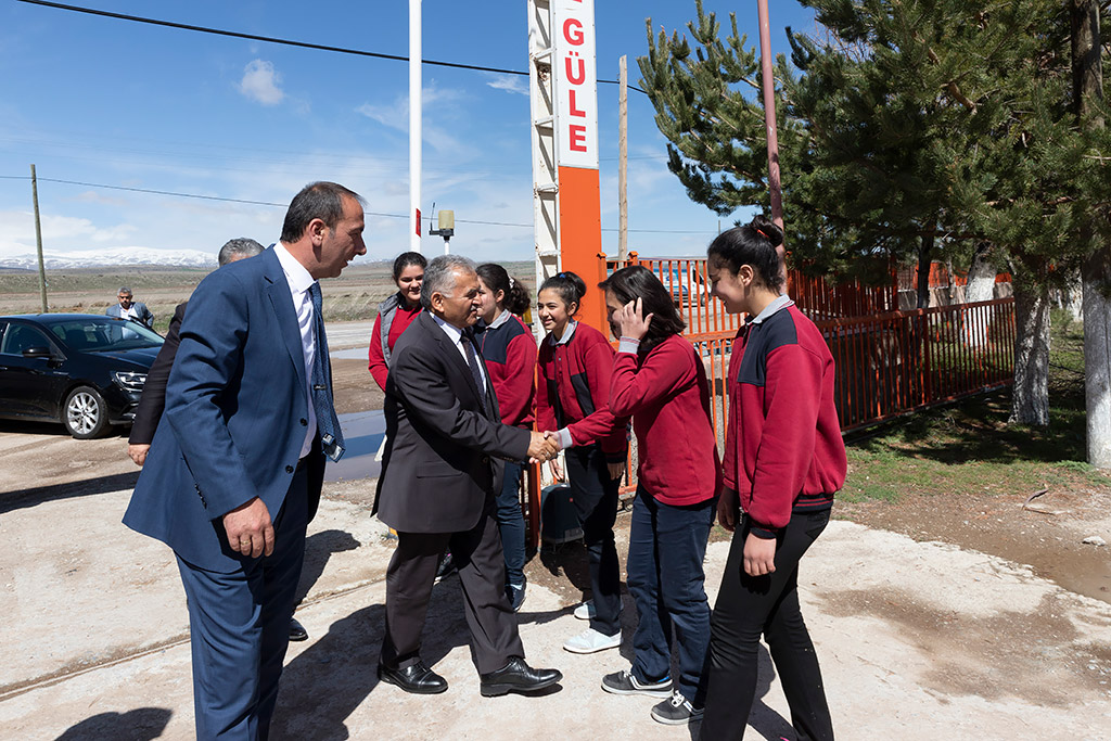10.04.2019 - Başkan Büyükkılıç Tomarza Bölge Yatılı Okulunu Ziyaret Etti