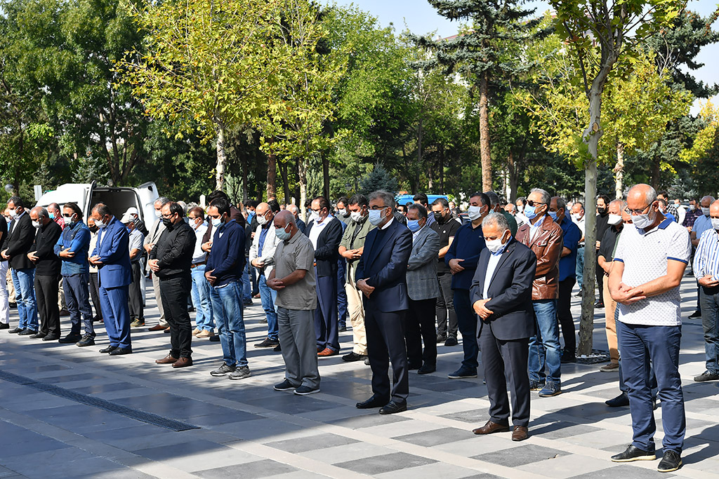 10.10.2020 - Covid-19'dan Hayatını Kaybeden Mali Hizmetler Eski Daire Başkanı Mehmet Koç Hakka Uğurlanıyor