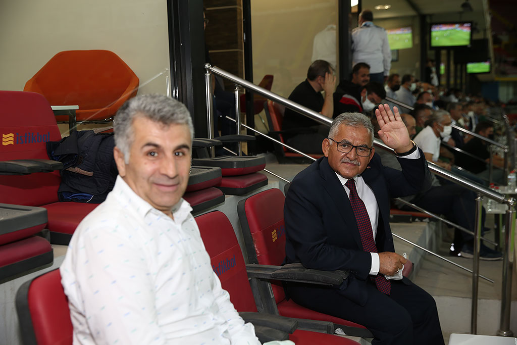 11.09.2021 - Başkan Büyükkılıç Kayserispor -Kasımpaşa Maçını İzledi