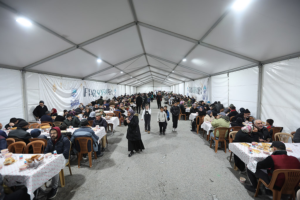 12.03.2026-Baskan Büyükkılıç Eskişehir Bağları İftar Çadırında Vatandaşlar İle Biraraya Geldi