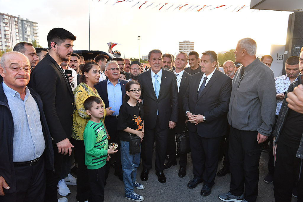 13.10.2024 - Başkan Büyükkılıç Hulusi Akar 7. Kayseri Kitap Fuarı Ziyaret