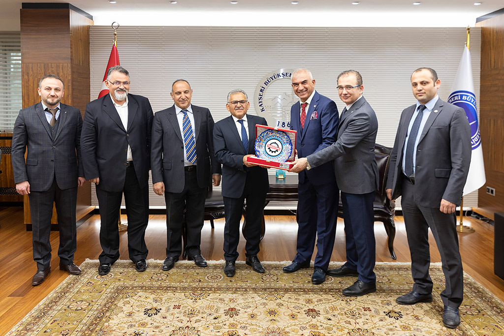 15.04.2019 - Mimarsinan O.S. Bölgesi Y. Kurulu Başkanı Mehmet Karabulut ve Yönetim Kurulu Üyeleri Başkan Büyükkılıç'a Hayırlı Olsun  Ziyaretinde Bulundu