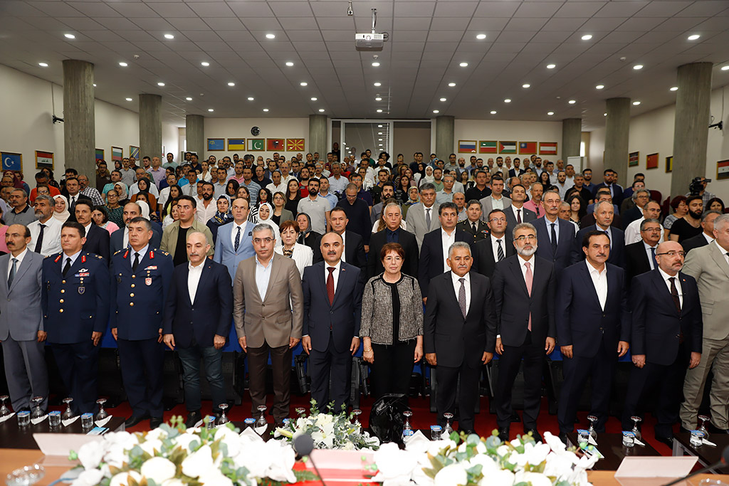 15.07.2019 - Türkiyenin Demokrasi Mücadelesi Tarihinde 15 Temmuz'un Yeri Paneli Erü Turizm Fakültesi Konferans Salonu