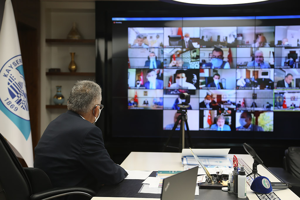 16.09.2020 - Başkan Memduh Büyükkılıç Videokonferans ile İl Pandemi Kurulu Toplantısına Katıldı