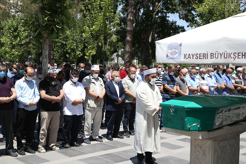 17.07.2021 - KASKİ Destek Hizmetleri Dairesi Başkanı’mız Mücahid Soyak’ın Annesi Ayşe Soyak’ın Cenazesi