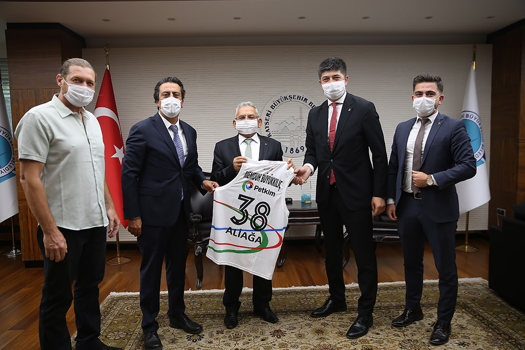 18.08.2020 - Socar Türkiye Yöneticileri ve Petkimspor Koordinatörü Özcan Çete Başkan Memduh Büyükkılıç'ı Ziyaret Etti