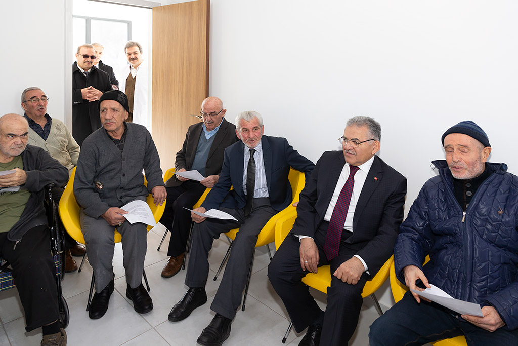 19.02.2020 - Başkan Memduh Büyükkılıç, Mustafa Kumlu Ulu Çınarlar Yaşlı Yaşam Merkezi'ni Ziyaret Etti