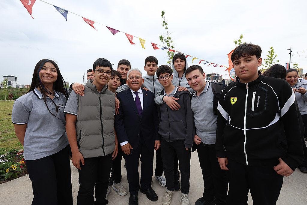 20.05.2026-Başkan Büyükkılıç Talas Millet Bahçesinde
