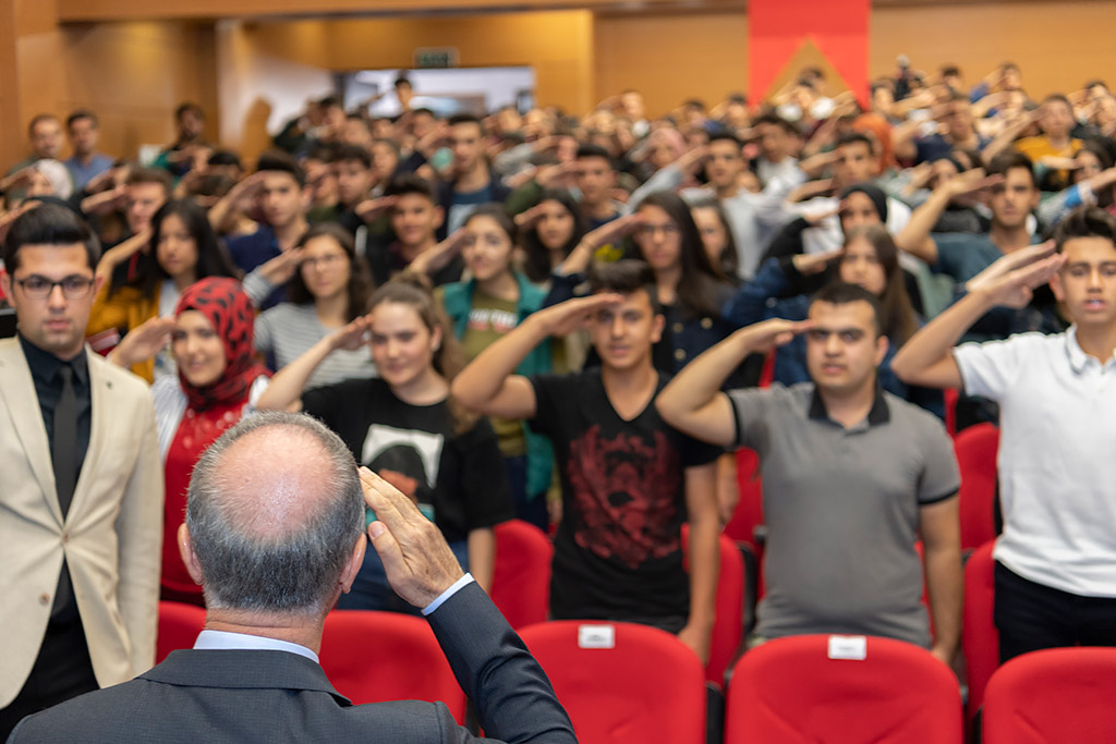 20.10.2019 - Milli Savunma Bakanı Hulusi Akar Kayseri Lisesi Öğrencileri ve Sümer Lisesi Mezunlarıyla Biraraya Geldi