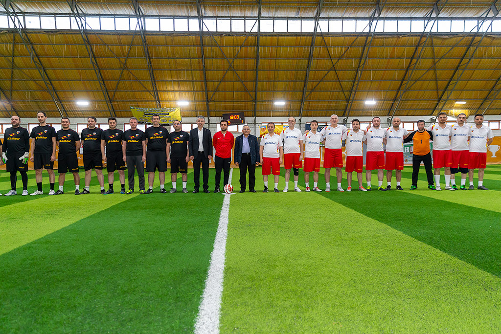 23.02.2020 - Başkan Büyükkılıç Kent Türkün Düzenlediği Futbol Turnuvasında Büyükşehir Erciyes Üniversitesi Maçını İzledi