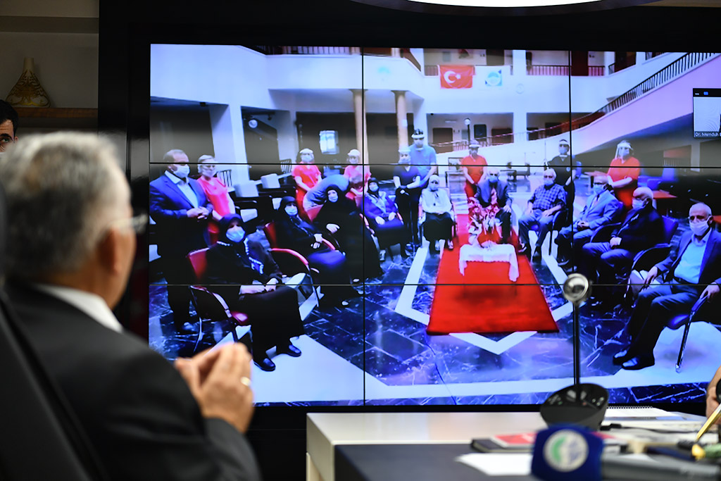 23.05.2020 - Başkan Memduh Büyükkılıç, Huzurevi Sakinlerinin Videokonferans İle Bayramını Kutladı