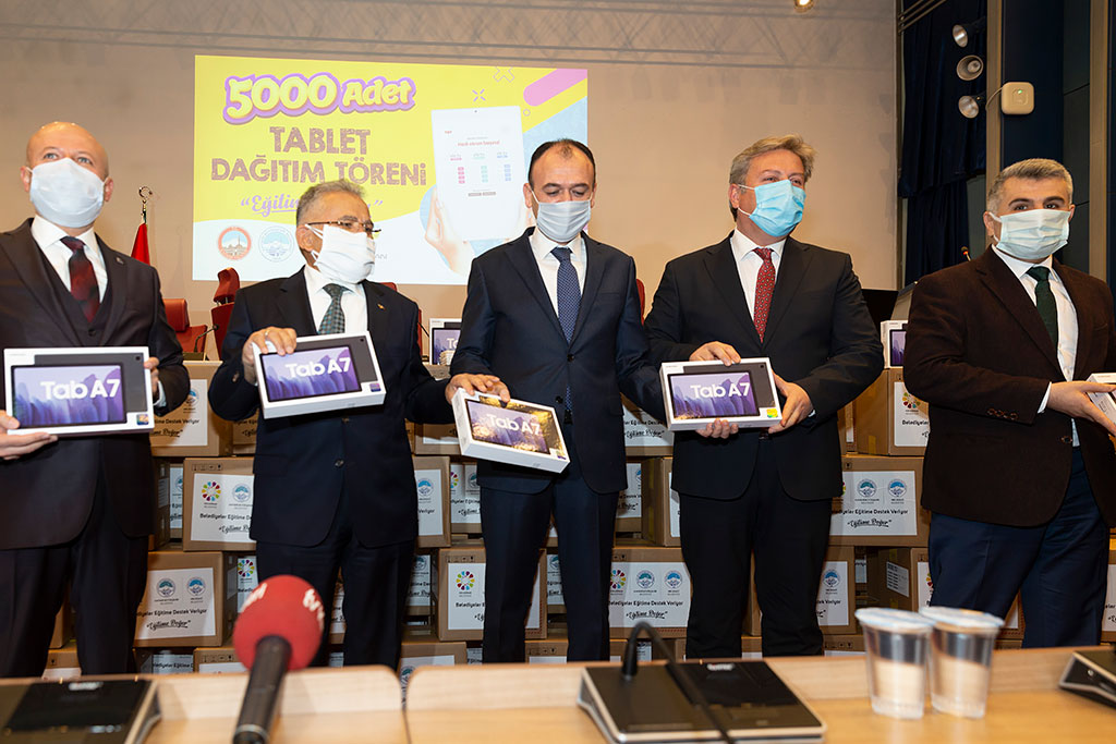 23.12.2020 - Büyükşehirden 5 Bin Adet Tablet Dağıtım Töreni