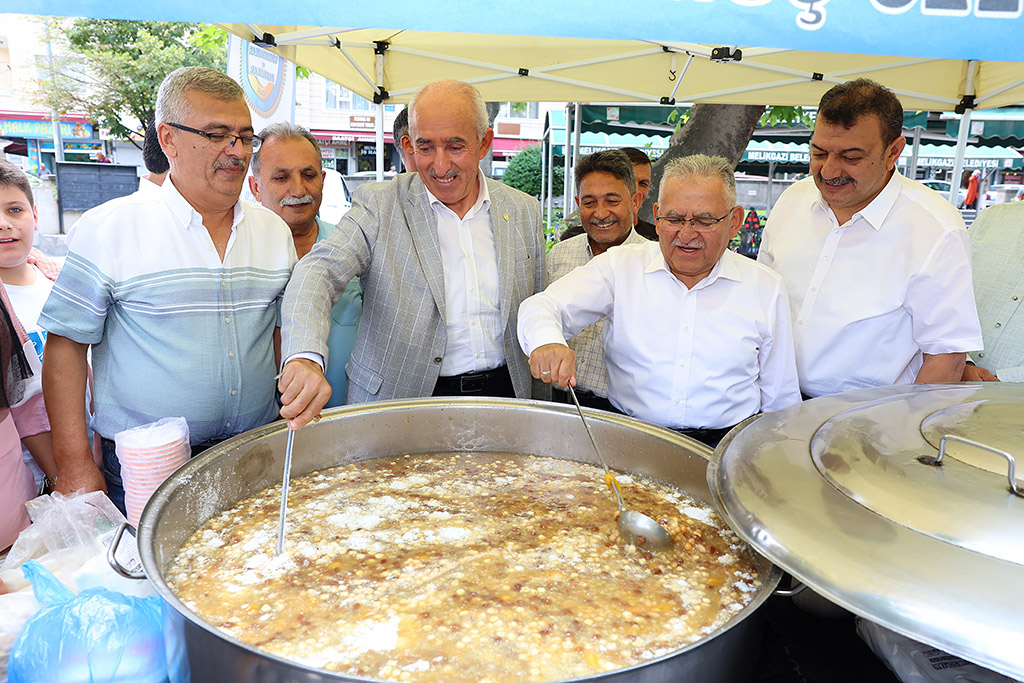 26.07.2024 - Lokantacılar Odası Cuma Namazı Sonrası Aşure Dağıtımı