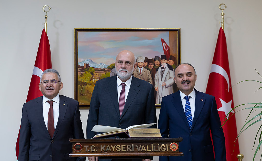 26.10.2019 - T.B.M.Meclisi Başkan Vekili Süreyya Sadi Bilgiç Vali Şehmus Günaydın'ı Ziyaret Etti