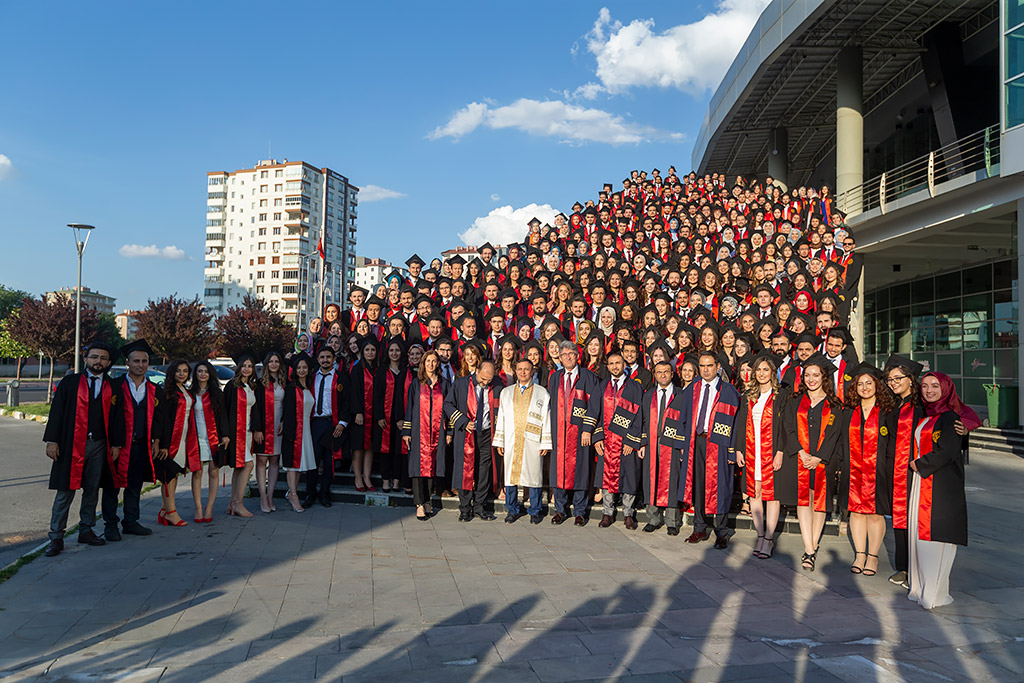 28.06.2019 - Başkan Büyükkılıç, Erü Tıp Fakültesi 45. Dönem Mezunları Diploma Törenine Katıldı