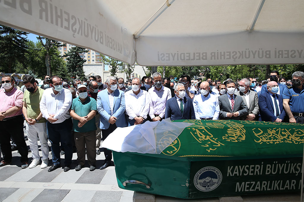 30.06.2021 - Kocasinan Belediye Başkanı Ahamet Çolakbayraktarın Annesi Hava Çolakbayraktar Cenaze Namazı Hulusi Akar Cami