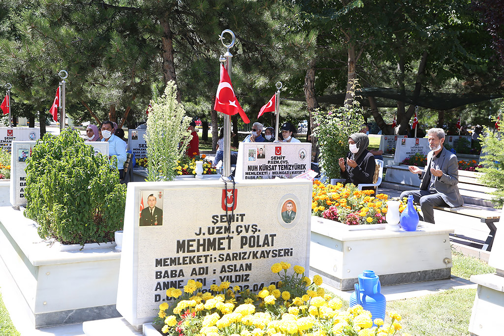 30.07.2020 - Kurban Bayram Arefesi Asker ve Polis Şehitlikleri Kabir Ziyaretleri