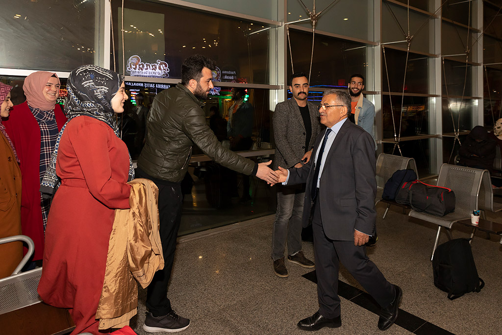 14.04.2019 - Başkan Büyükkılıç Terminalde Teknik İncelemelerde Bulundu, Yolcularla Sohbet Etti