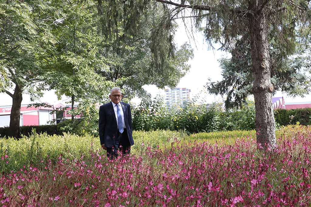05.10.2021 - Başkan Büyükkılıç Park Bahçeler İkmal Fidanlık Gezisi