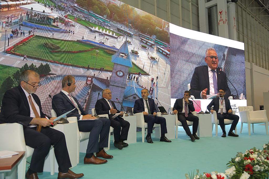 06.10.2021 - Türkiye Belediyeler Birliği Expobel Çevre Şehircilik ve Teknolojileri Fuarı Başkan Büyükkılıç Panelde Konuşma