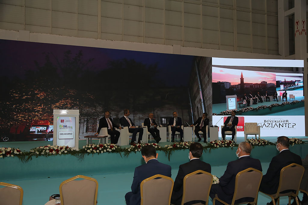 06.10.2021 - Türkiye Belediyeler Birliği Expobel Çevre Şehircilik ve Teknolojileri Fuarı Başkan Büyükkılıç Panelde Konuşma
